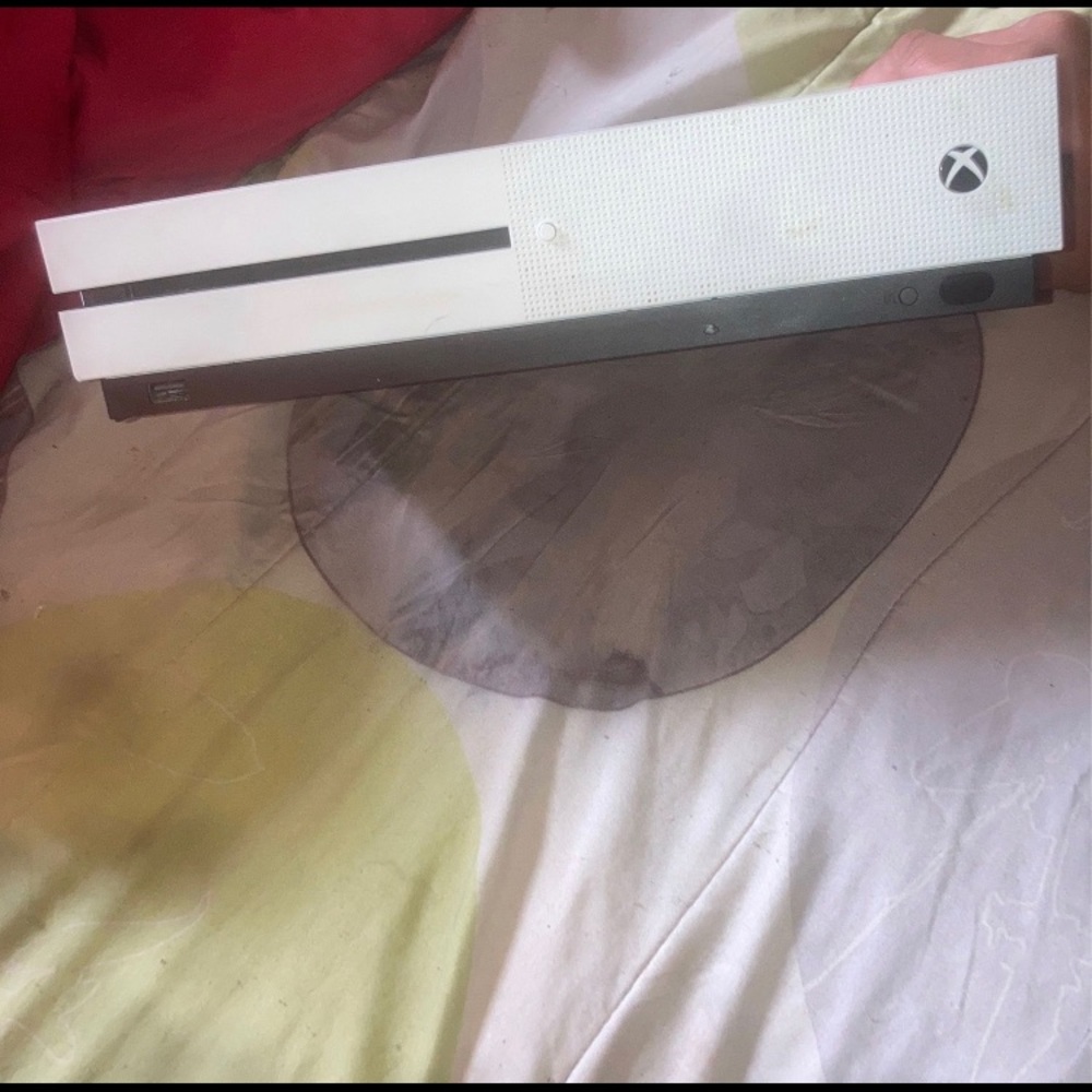 XboxOneS WithCords AndControllerOr We can TradePs4